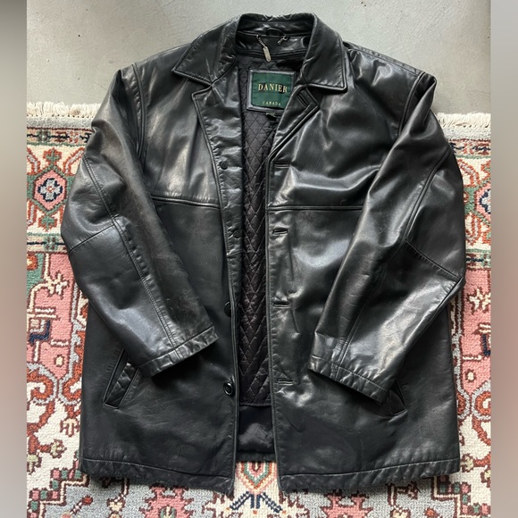 Oversized Danier Leather Jacket - Picture 7 of 7